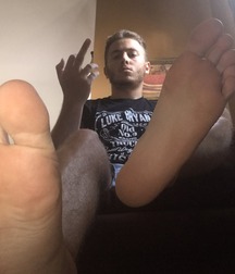Boys's feet 104