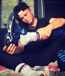 Boys's feet 104 5a7f4bc5b61a9.jpg