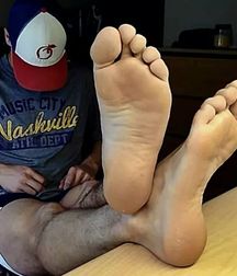 Boys's feet 104 5a7f4c0e645ab.jpg