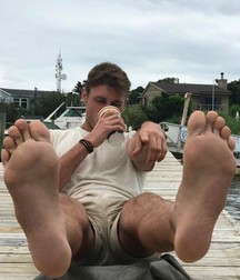 Boys's feet 104 5a7f4ef8b7837.jpg