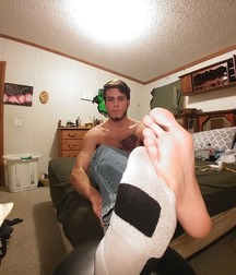 Boys's feet 105 5a7f5df47dfbd.jpg