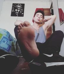 Boys's feet 105 5a7f5f13e7c4d.jpg