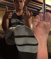 Boys's feet 105 5a7f5f4398d47.jpg