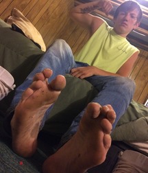 Boys's feet 105 5a7f5fa48aa21.jpg