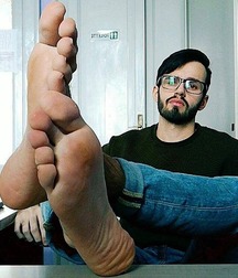 Boys's feet 106 5a7f64f55847e.jpg