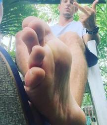 Boys's feet 106 5a7f6504c7c95.jpg