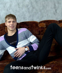 Twinks 464 5a8aa2e1a941b.jpg