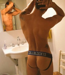 Attractive bottoms of boys 142 5a900fd843587.jpg