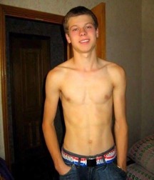 Twinks 475 5aa1393cab6a9.jpg