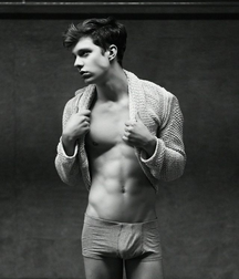 Twinks 479 5aa7a6cb4c411.png