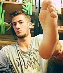 Boys's feet 108 5aac2ecbb98cf.jpg