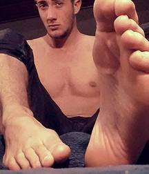 Boys's feet 108 5aac2ed164a62.jpg