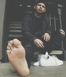 Boys's feet 108 5aac2edee3ec3.jpg