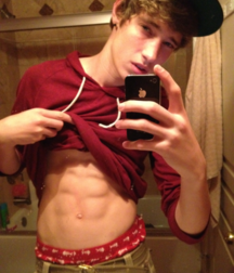 Twinks 481 5aac35f81cdcb.png