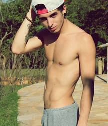 twinks 504 5ad50de34bd1b.jpg