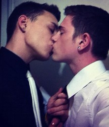 twinks 505 5ad50f4f746f0.jpg