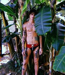 twinks 507 5ad86fb40aff3.jpg