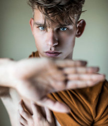 Beautiful and sexy boys 215 5ae4484602922.jpg