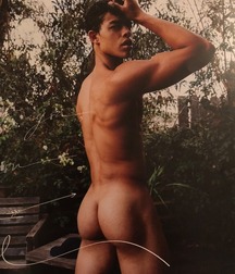Attractive bottoms of boys 151 5af56f68bb674.jpg