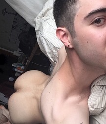 Attractive bottoms of boys 151 5af56f70ae844.jpg
