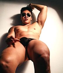 Twinks 520 5af6d9bf4f257.jpg