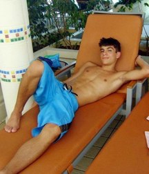 Twinks 520 5af6d9c644320.jpg