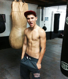 Twinks 520 5af6d9d74fbb0.jpg