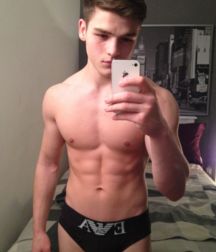 Twinks 520 5af6dafe1ce2a.png