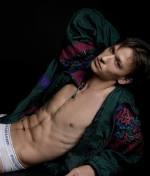 Twinks 530 5b08689474b3c.jpg