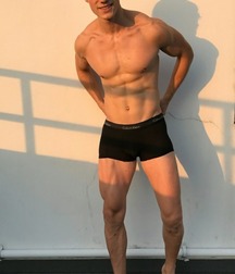 Twinks 530 5b08689db4074.jpg