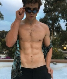 Twinks 530 5b0868a1b37af.jpg