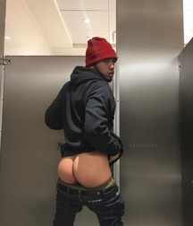 Attractive bottoms of boys 155 5b0fc87f4085e.jpg