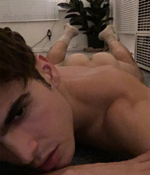 Attractive bottoms of boys 155 5b0fc8982028a.jpg