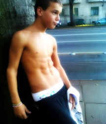 Twinks 543 5b11b7878b23f.png