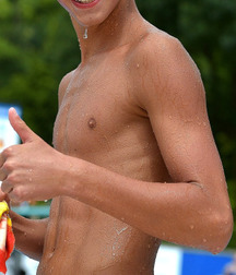 Neighbor boys speedo 03 56e80f894c530.jpg