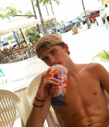 Super Hot boys and bodys Extra Length 5a0a7de60e910.jpg