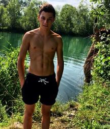 Just Hot Cute Great GRANDE Boys Extra Length 5a56e68f541e9.jpg
