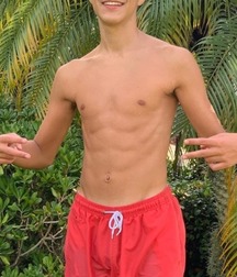 Hotties in Summer 5e4432a3532ad.jpg