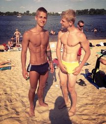 Hotties in Summer 5e4432c232735.jpg