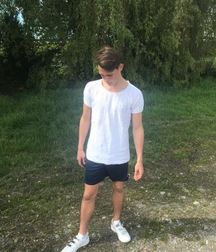 Hotties in Summer 5e44332a1ad28.jpg