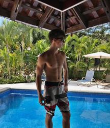 Hotties in Summer 5e44332c3a40a.jpg
