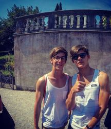 Hotties in Summer 5e443333d2a28.jpg