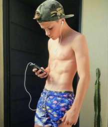 Bade- und Unterhose 32 5aeefa0f3f880.png
