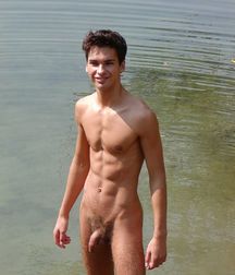 Cocks 4096 5c9e5dd56c9c5.jpg