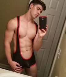 Shirtless 002 5e276d2b11805.jpg