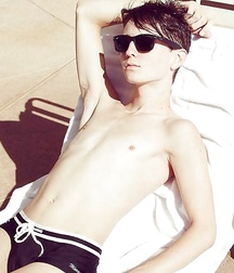 Shirtless boys 007 5e32f1aae3dc2.jpg