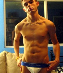 Shirtless young twinks 012 5e42e51e7e3ee.jpg