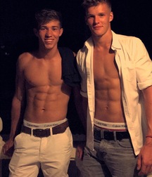 More hotties! 5c52a32dc147e.jpeg