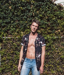 More hotties! 5c52a33770cbb.jpeg