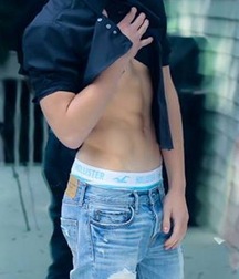 More hotties! 5c52a346e5b67.jpeg